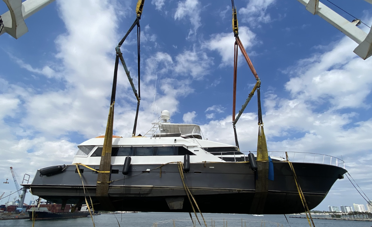 Featured image for article: 5 Common Mistakes To Avoid When Booking Summer Yacht Transport